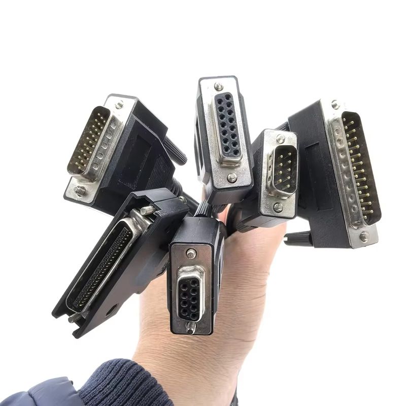 Harnais de câble de connecteur DB9 / DB25 personnalisé avec transmission sécurisée du signal et câblage blindé, idéal pour le contrôle industriel, les interfaces de communication en série et l'intégration d'équipements OEM
