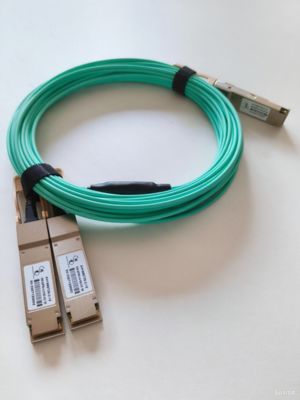 Conception de câbles personnalisés pour les interconnexions QSFP-40G.